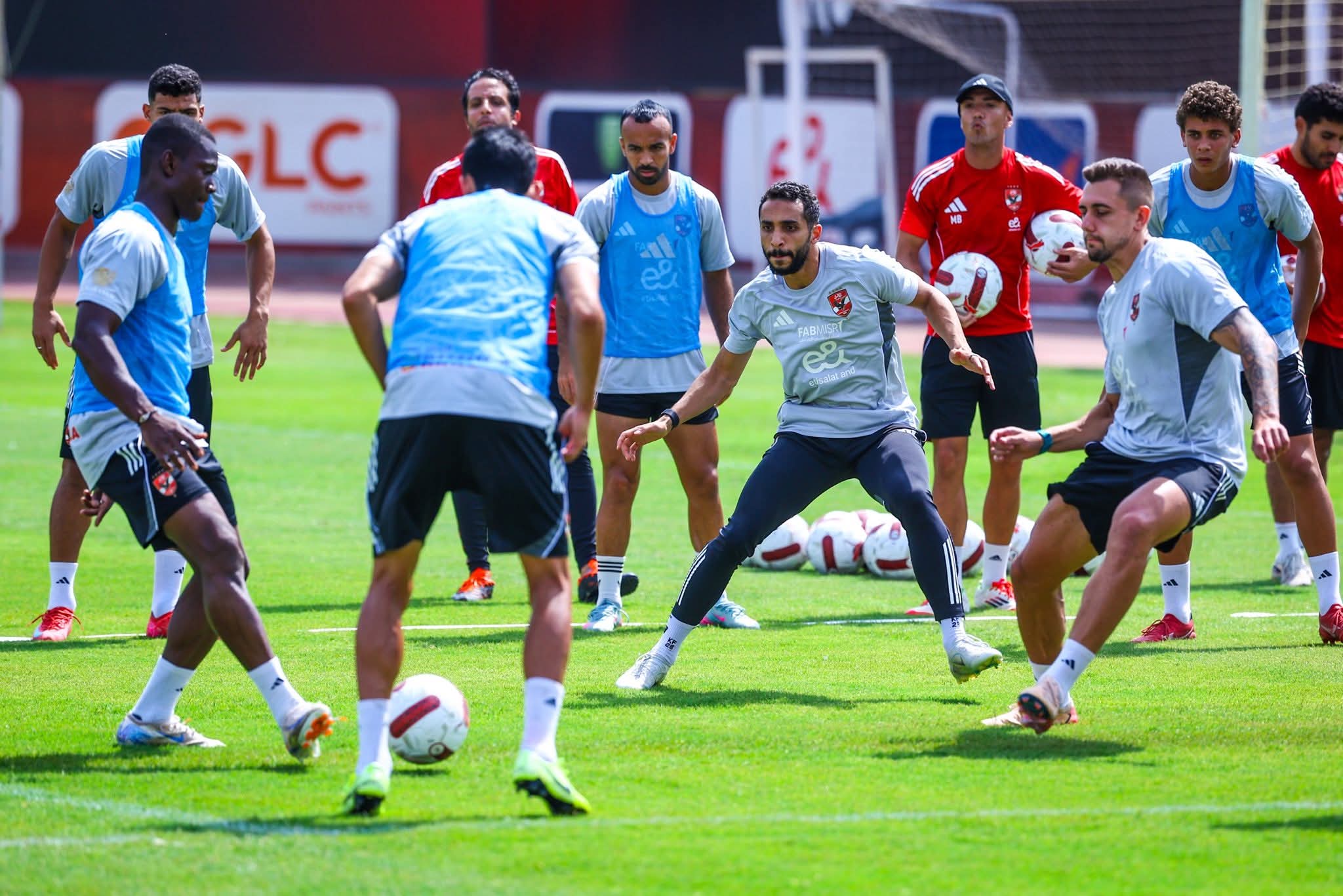الفريق الأول يواصل تدريباته استعدادًا لمواجهة فاركو في الدوري