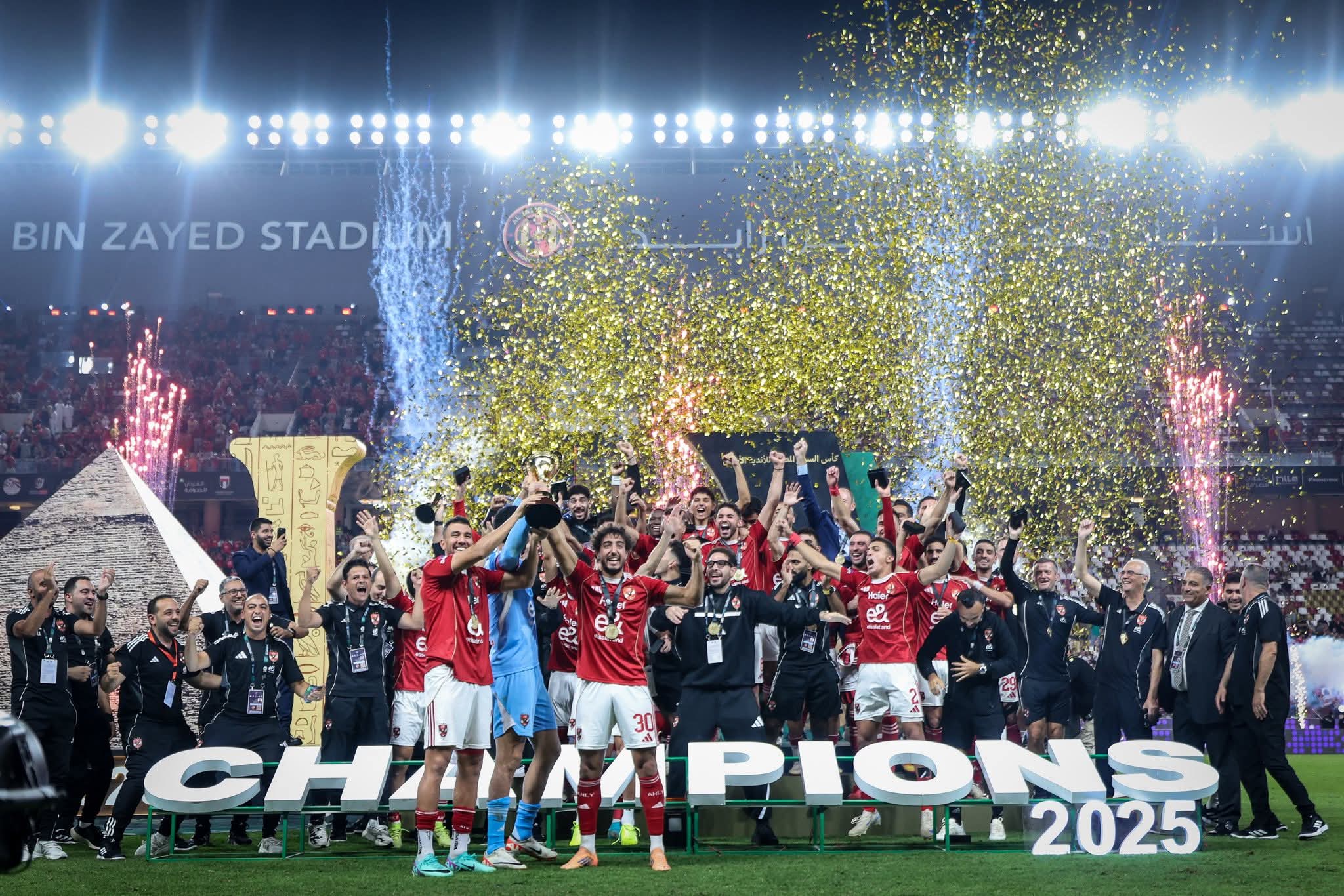 تتويج النادي الأهلي ببطولة السوبر المصري على حساب الزمالك